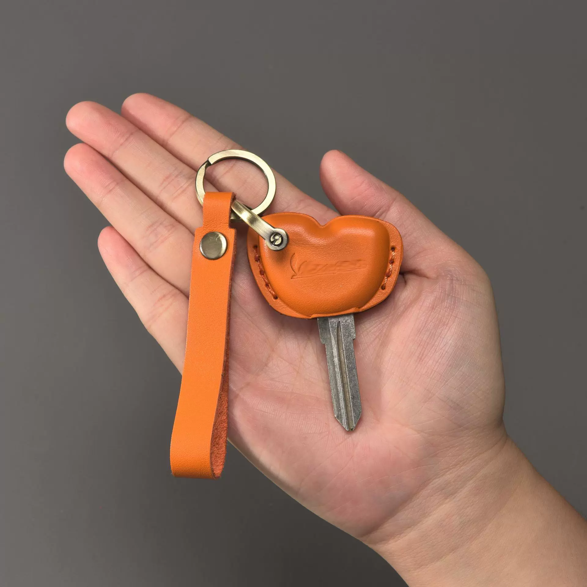 适用VESPA维斯帕钥匙包真皮GTS300春天冲刺150牛皮复古风钥匙套