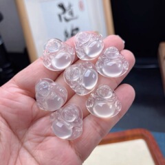 高氷仏ペンダント馬素材白カルセドニー仏ペンダント氷透明蛍光瑪瑙弥勒仏翡翠ペンダント供給卸売