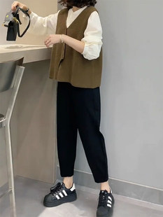 �H��춮aƷչʾ����-�������ĺ�ɫ����ѝŮ�ٴ��ϵ�ѝ�����a��