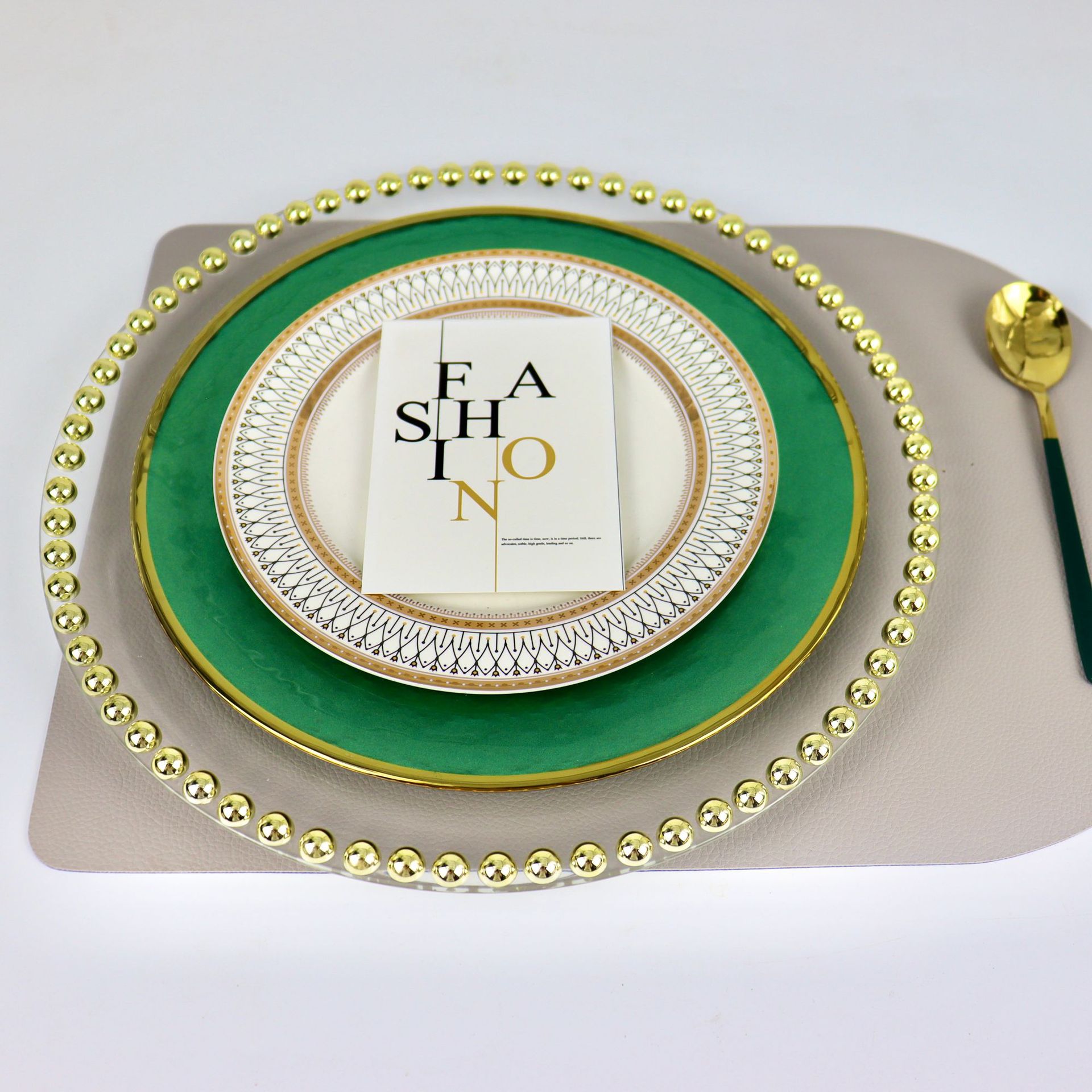 Nordic light luxury gold edge green Western dinner plate household fruit and dessert plate hotel wedding sample room decoration serving plate