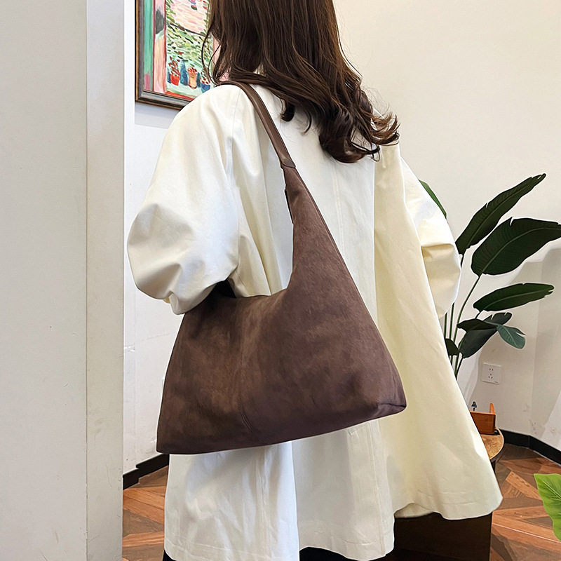 Large Capacity Underarm Tote Bag Women's 2024 Fashion Commuter Women's Bag All-match Fashion Niche Frosted Shoulder Bag