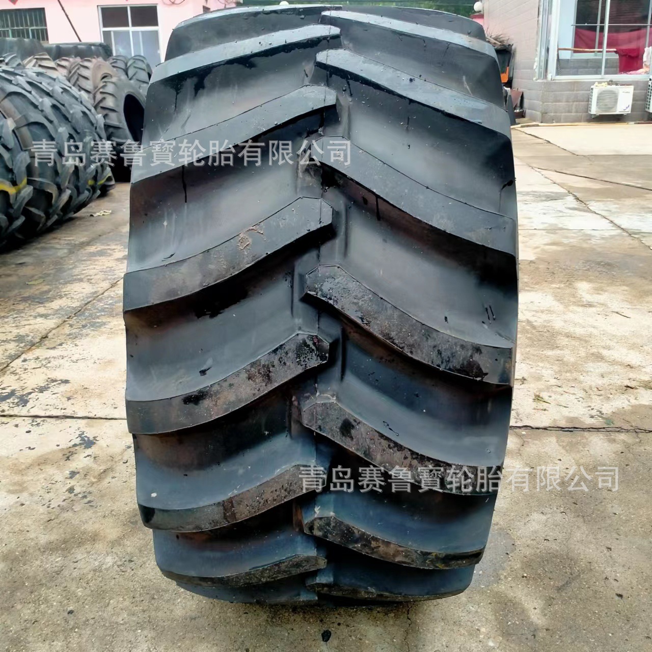 人字花纹  48X25.00-20 农用机械加宽轮胎