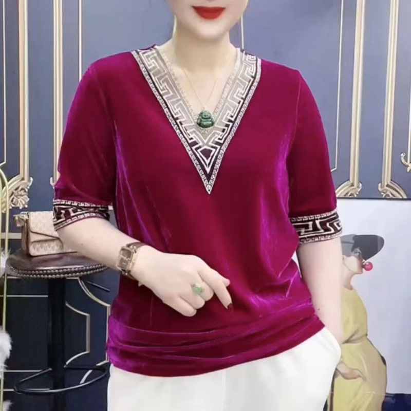 Golden velvet foreign-style small shirt rich lady upscale young beautiful spring and autumn new mother's loose cover. Belly top