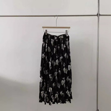B2XH-04118黑色大花朵半身裙韩版女装批发2024夏季新款度假风压褶