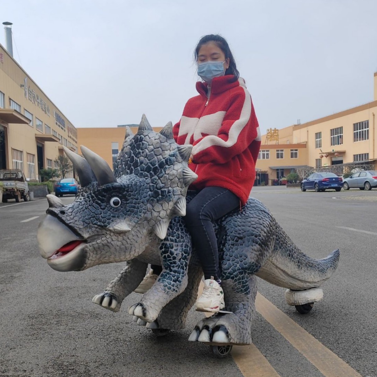 Dinosaurio modelo de dragón torcido padre-hijo coche de dinosaurio cuadrado coche eléctrico de dinosaurio para niños juguetes al aire libre