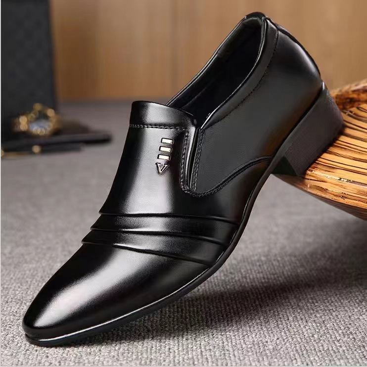 Zapatos de cuero de los hombres de verano transpirable zapatos de los hombres de estilo coreano versátil de moda de los hombres zapatos casuales británicos de negocios formales de aumento de altura zapatos