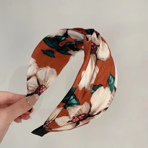 Summer new retro high skull cross headband oil painting version fashionable wide-brimmed versatile headband women's printed pressed hair accessories