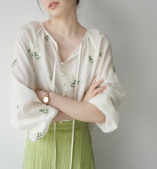 Jojoz杏色小花緑葉刺繍付灯籠袖レトロ天糸スタイルシャツ23年春夏上着