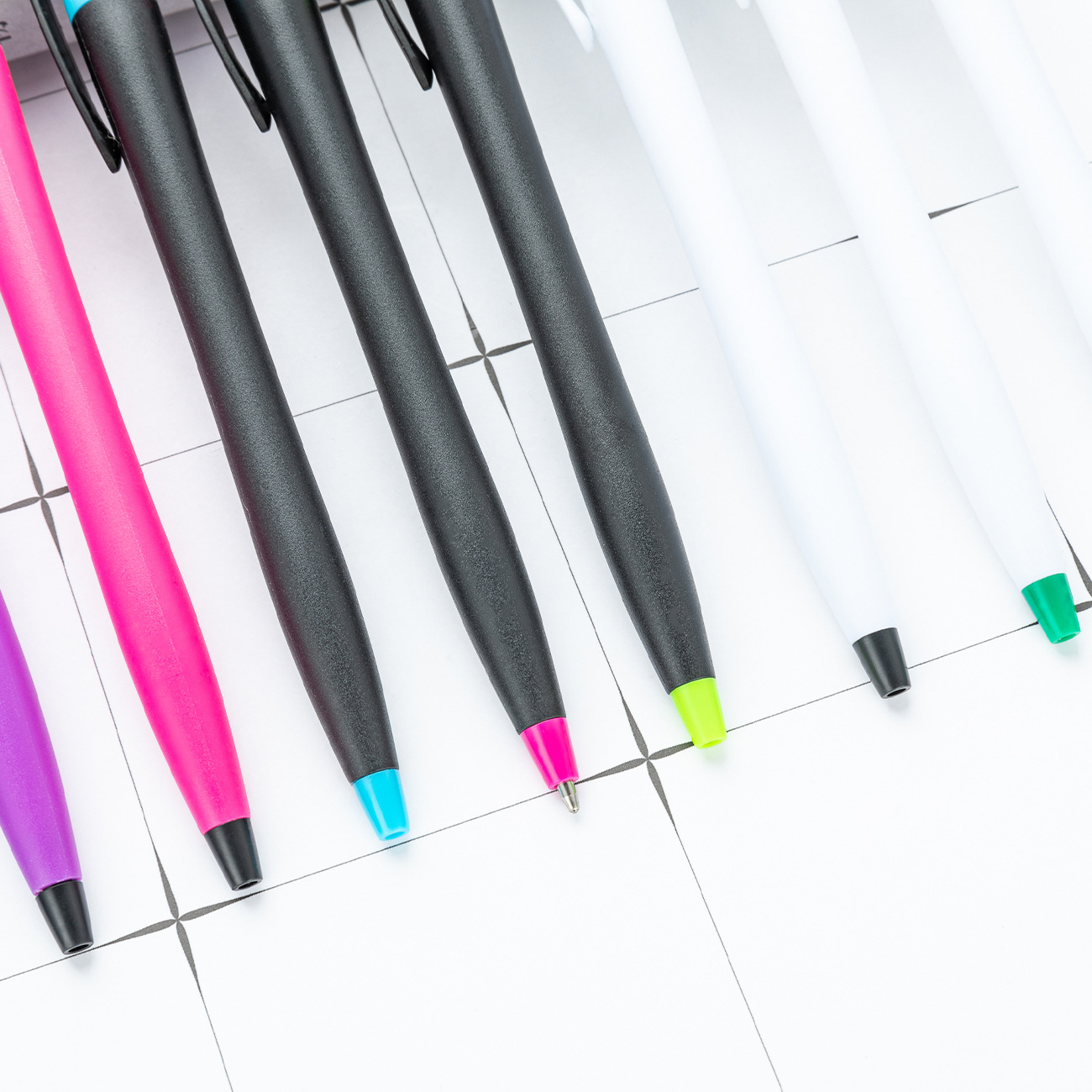 Bolígrafo de plástico multicolor con bolígrafo imprimible logo esmerilado calabaza javelina bolígrafo de publicidad barra delgada bolígrafo de promoción de regalo