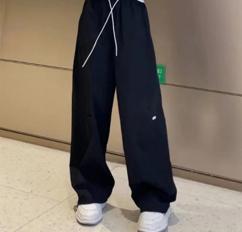 검은색