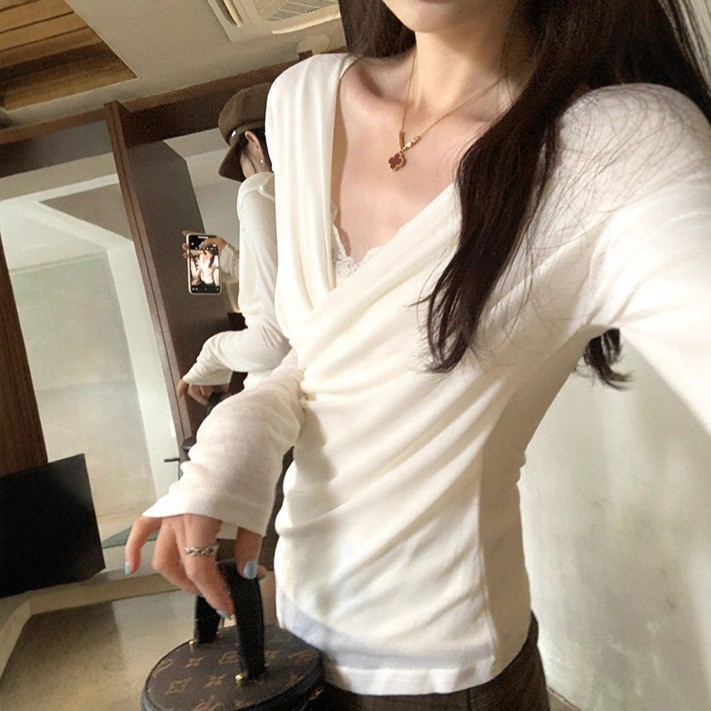 设计感低v领白色长袖T恤女韩系辣妹微透感小心机修身显瘦打底上衣|undefined