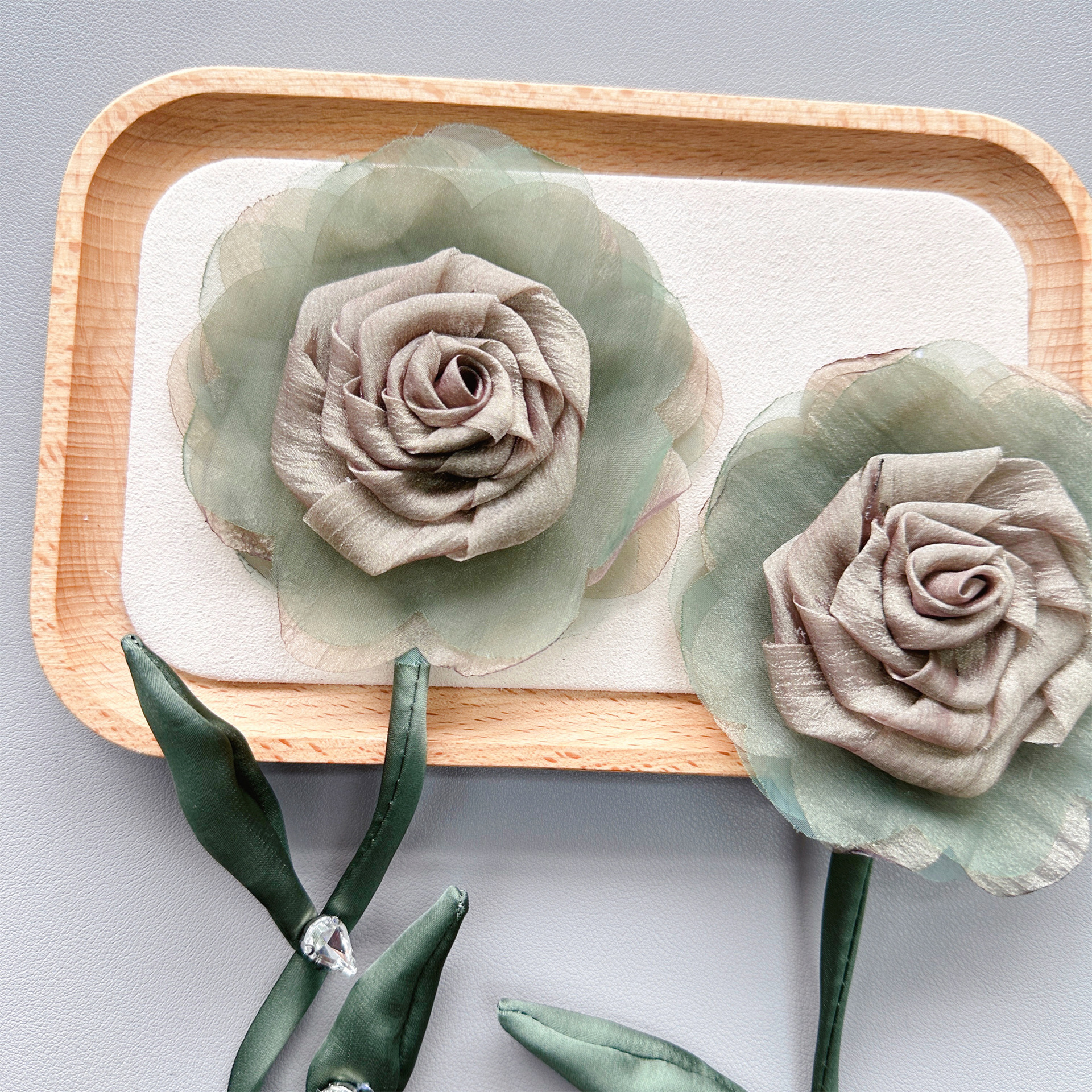 Hijo de malla coreano hecha a mano multicapa decoración floral estereoscópica decalcas de flores de dos colores vestido accesorios de ropa infantil