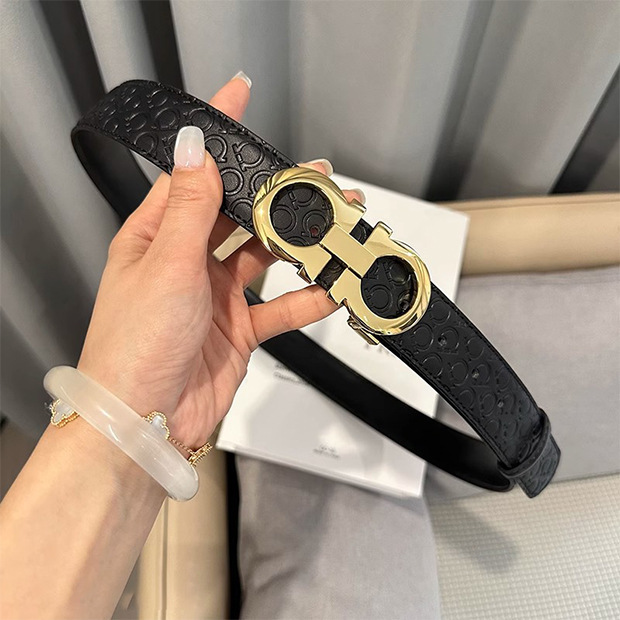 Black pattern gold buckle