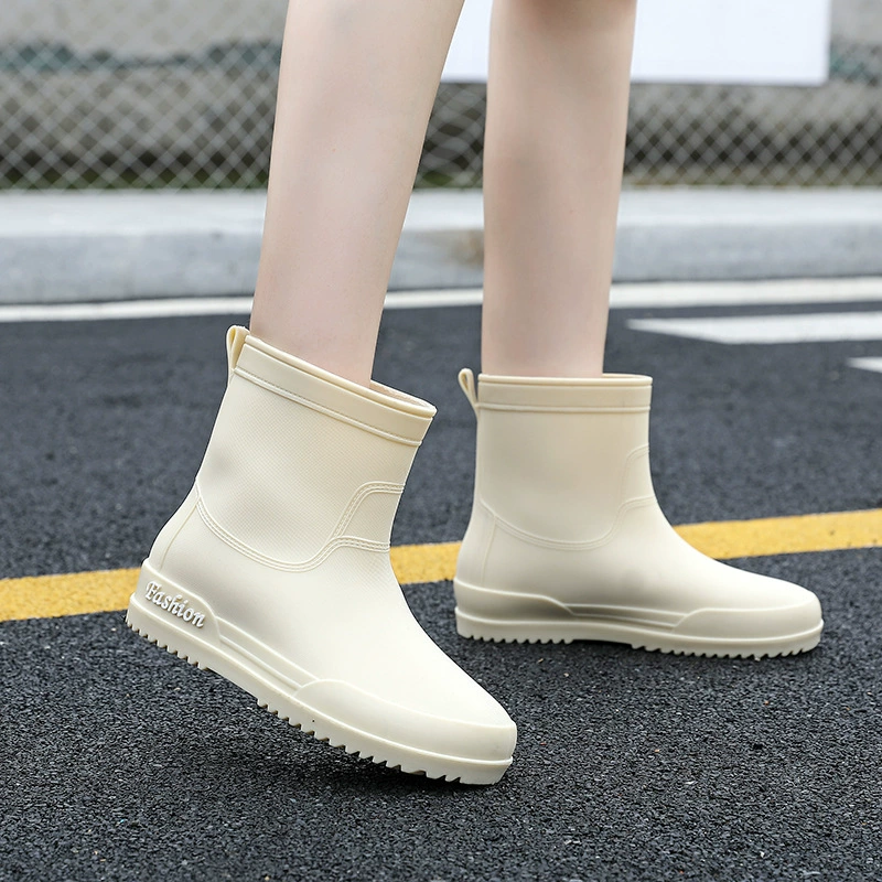 Дождевые сапоги женская мода короткая труба дождевые сапоги низкий тренд водяные сапоги корейская версия водонепроницаемая резиновая обувь нескользящая, износостойкая и бархатная, чтобы сохранить тепло зимой