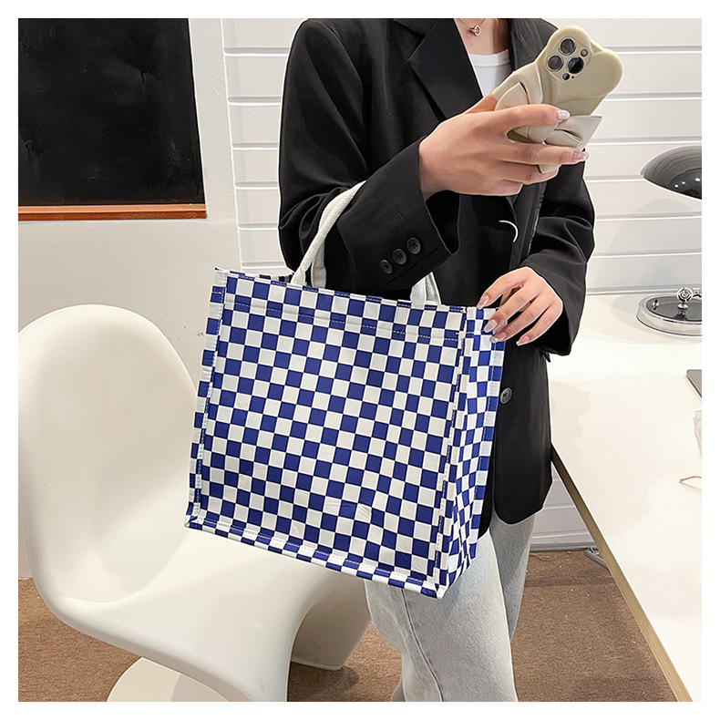 Large-capacity single-shoulder tote bag 2024 new style fashionable and textured trendy handbag for commuting and casual use, large checkered bag for women undefined