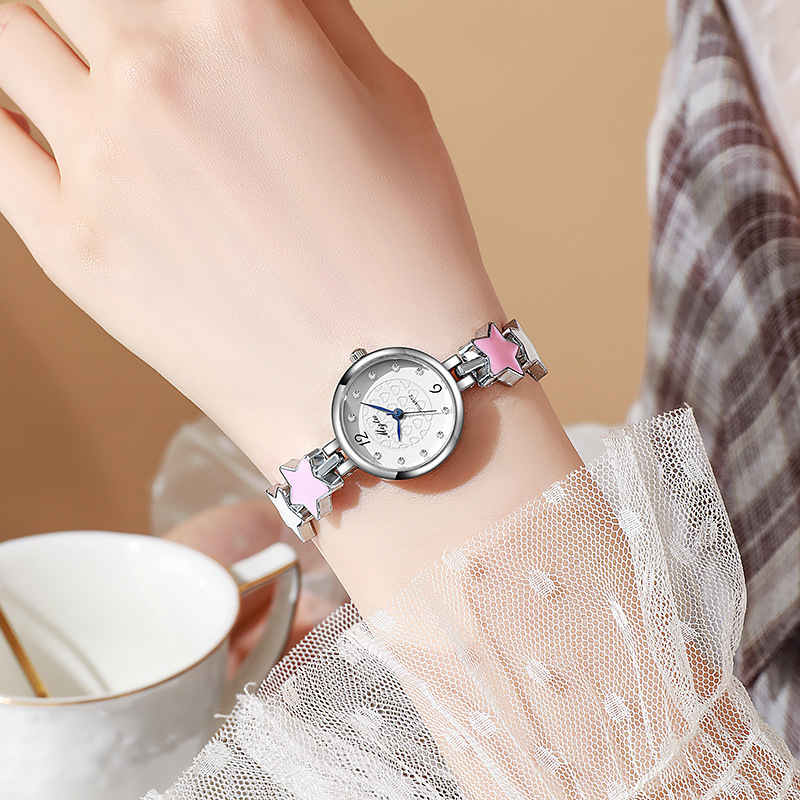 Comercio exterior nuevo reloj de tendencia de moda para mujer reloj de pulsera compacto ropa de temperamento reloj de mujer de todo fósforo accesorios relojes