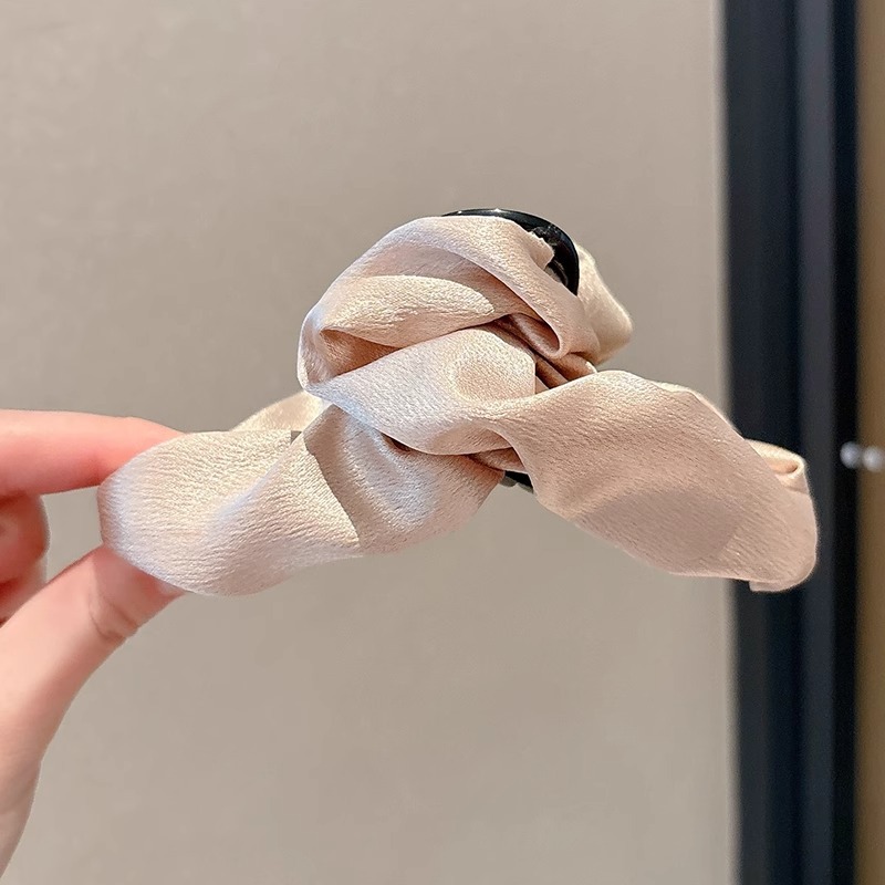 Clip de agarre de temperamento de alta calidad para mujeres de lujo ligero satén detrás de la cabeza de cabello de tiburón clip de cabello 2025 nuevo tocado francés