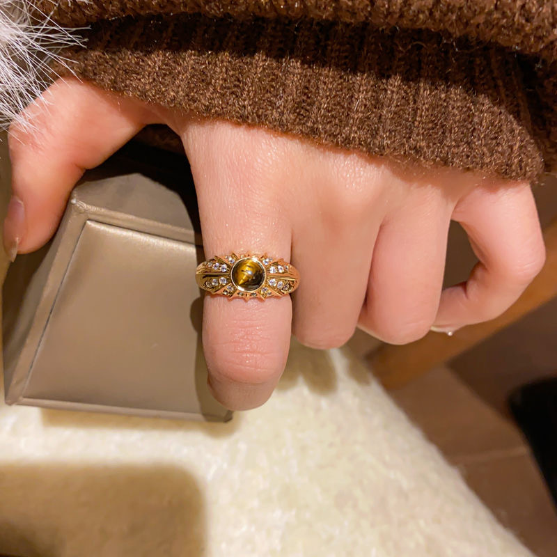 Glinsende ring til kvinder designer ring elegant og stilfuld_voghion.com