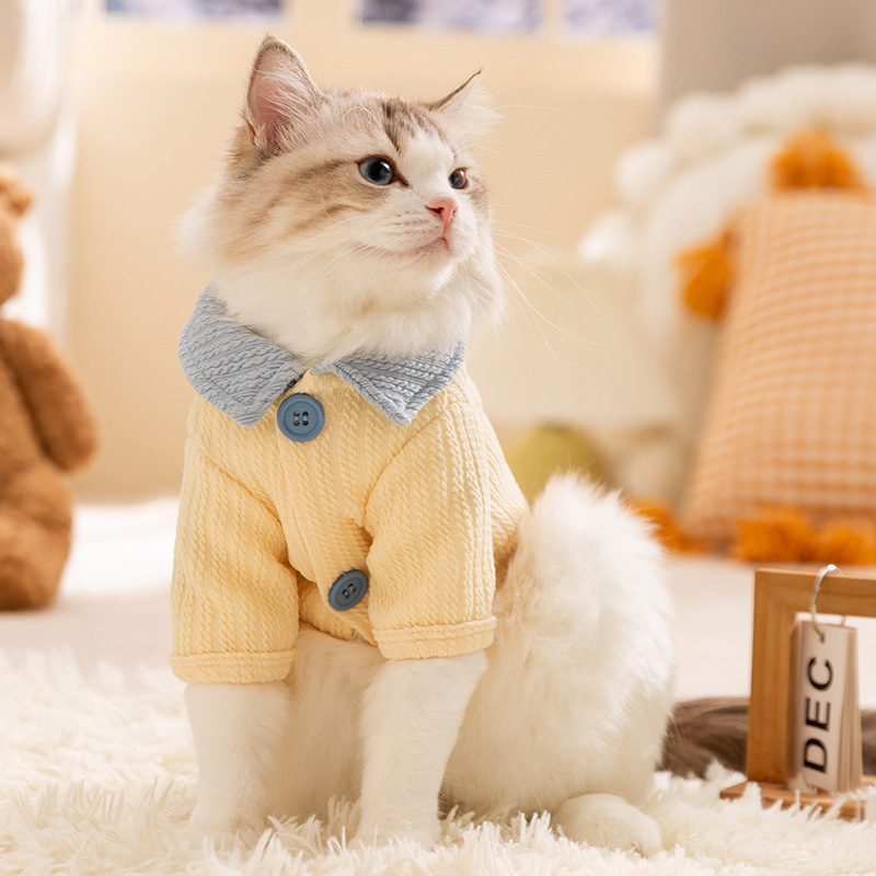Collar beige adorable cachorro camiseta de base de vaqueros de color gato muñeca de otoño y invierno mascota gato grueso vestido