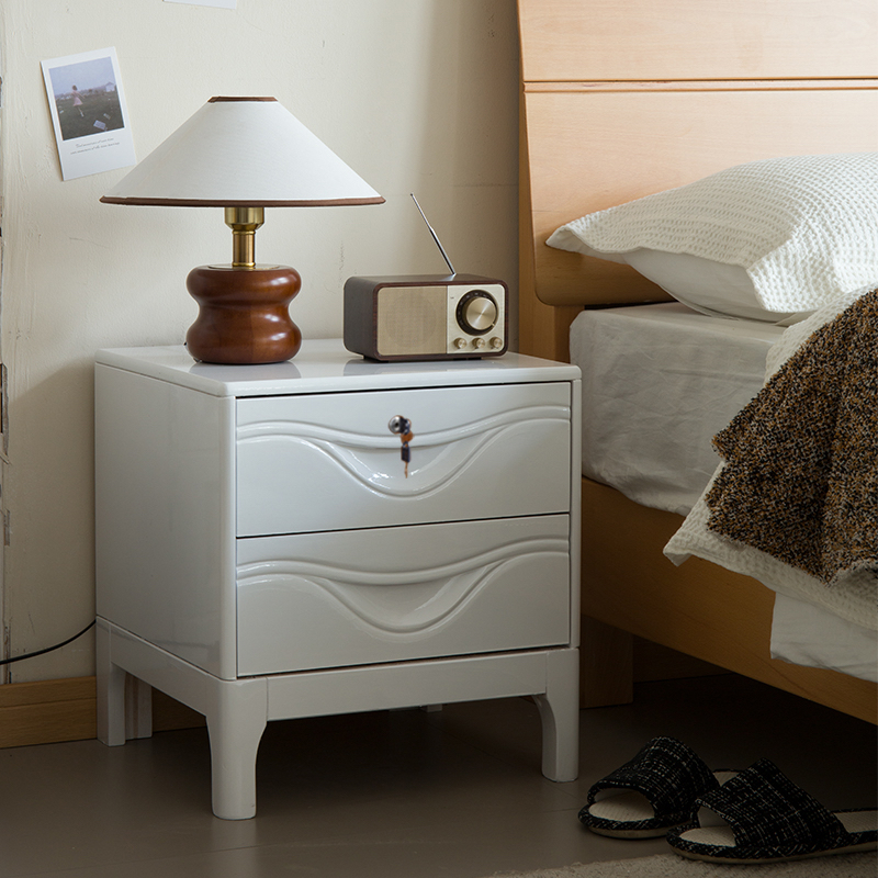 White lock (made entirely of solid wood) with free shipping to your home