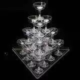 Трёхуровневая шампань-башня треугольная акриловая для свадьбы