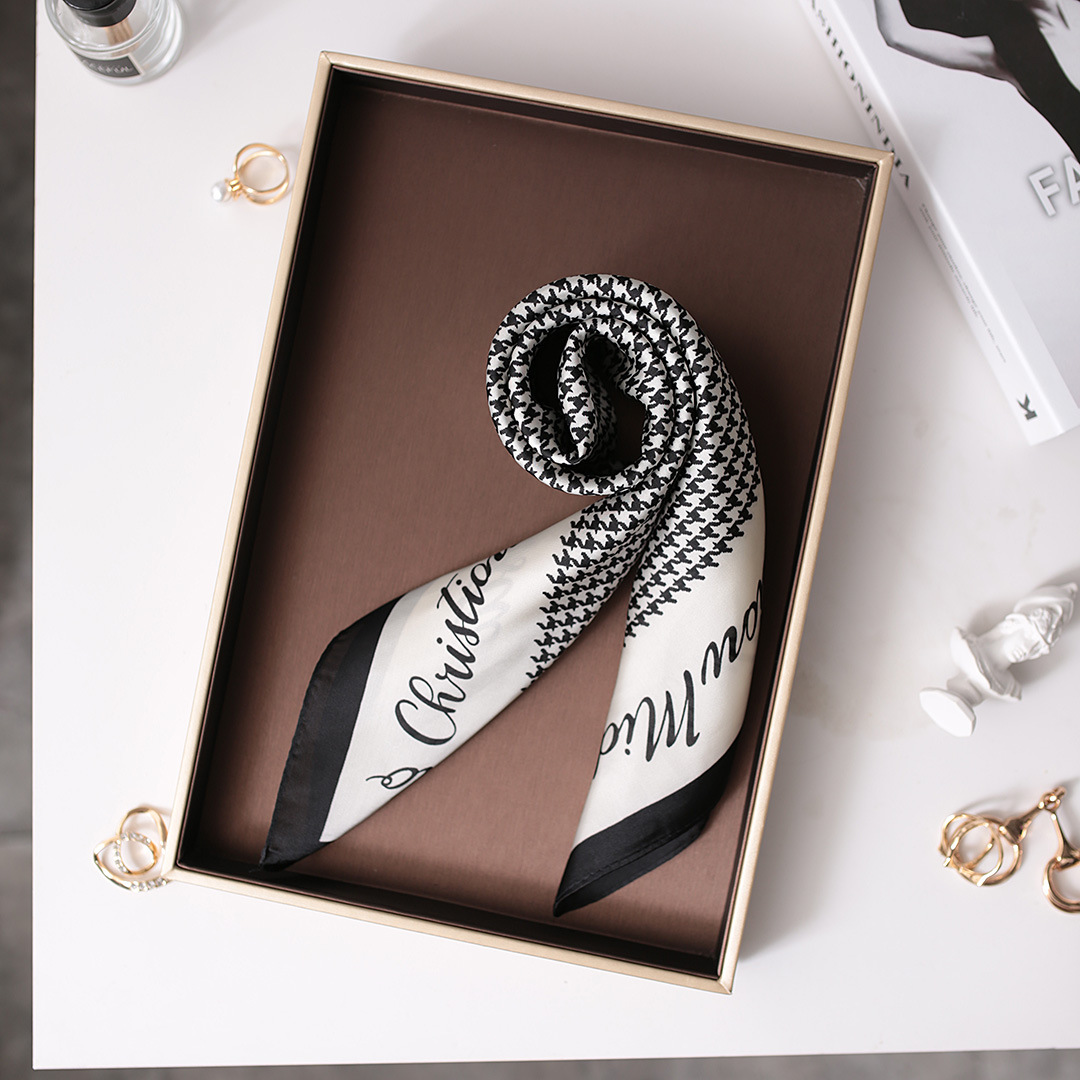 Fashionable stylish thousand bird pattern letter square for women's spring and autumn thin Korean decorative suit scarf_voghion.com