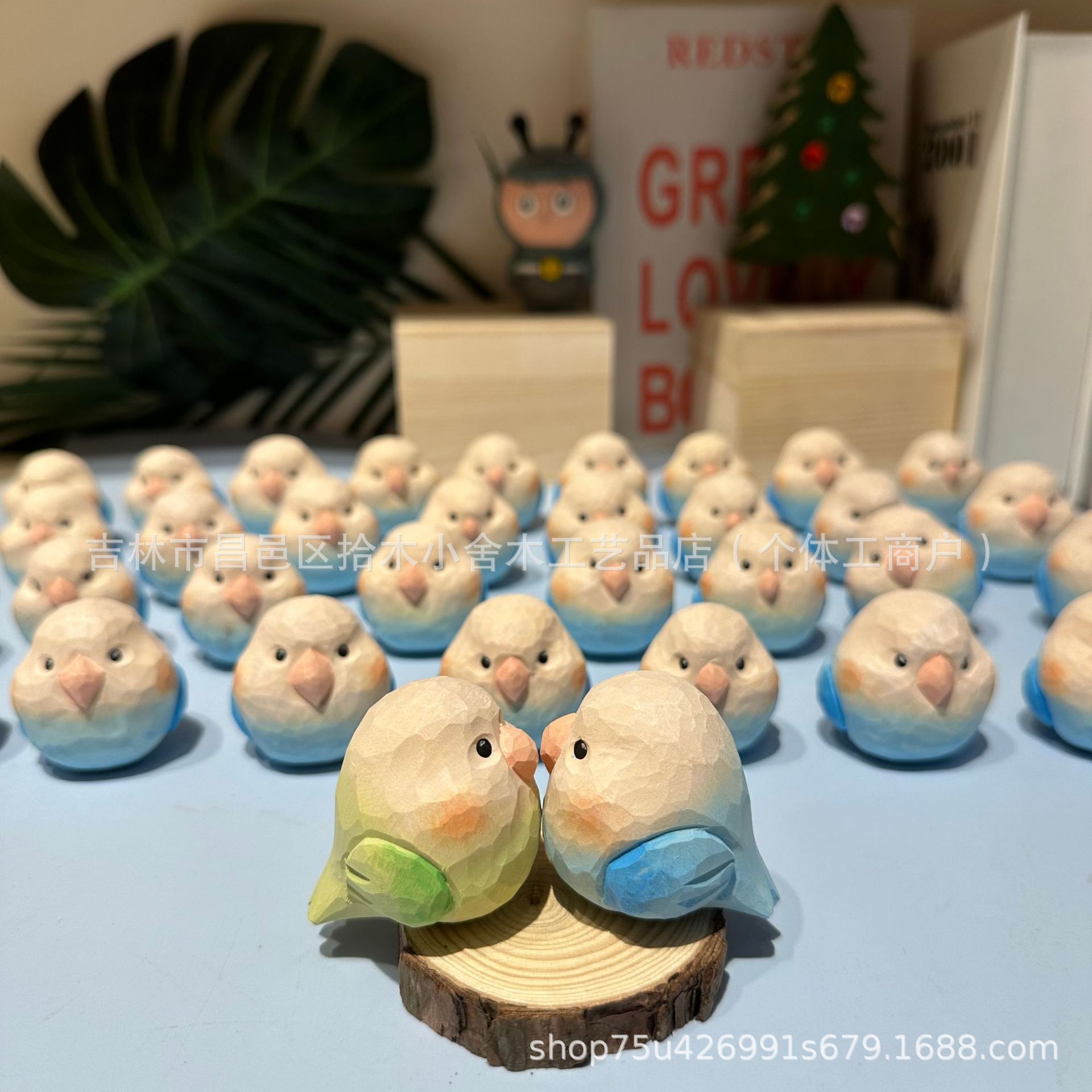 wholesale wood carving small fat bird crafts furnishings ornaments wood carving ornaments parrot bird cute cartoon picking wood small house