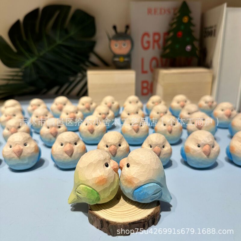 Wholesale wood carving small fat bird crafts ornaments wood carving ornaments parrot bird cute cartoon wooden house