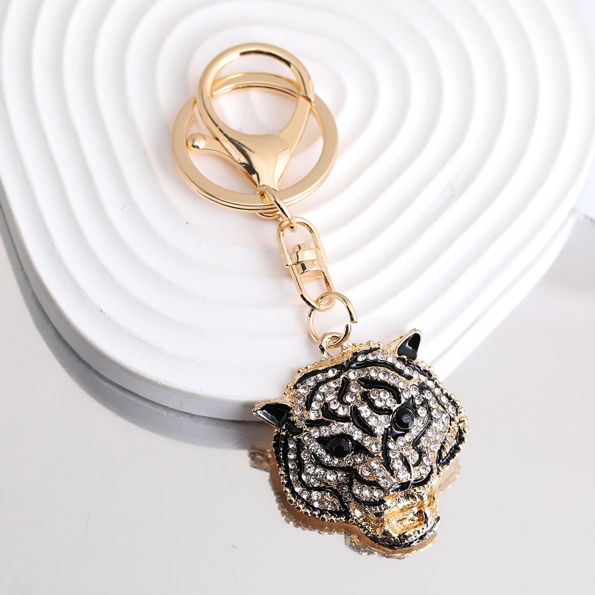 Vintage Luxury Leopard Keychain With Diamonds Animal Keyring_voghion.com