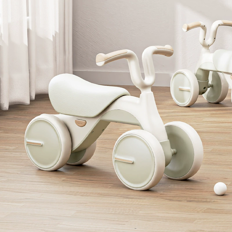巧乐熊 Children's walker for early age