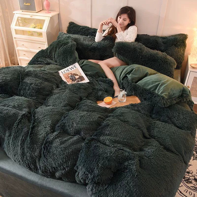 Постельный комплект из мишкиного бархата, 4 предмета, утолщённое тёплое зимнее покрывало (180×220 / 200×230 / 220×240 см)