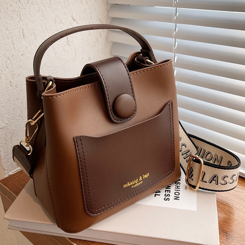 This year's popular bags 2024 new fashion spring fashion portable shoulder women's bag crossbody versatile retro bucket bag