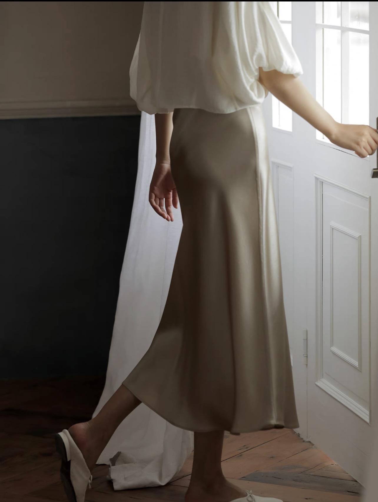 80S-Style Long Acetate Satin Fishtail Skirt for Petite Women, Spring/Summer Thin Elastic Waist A-Line Skirt