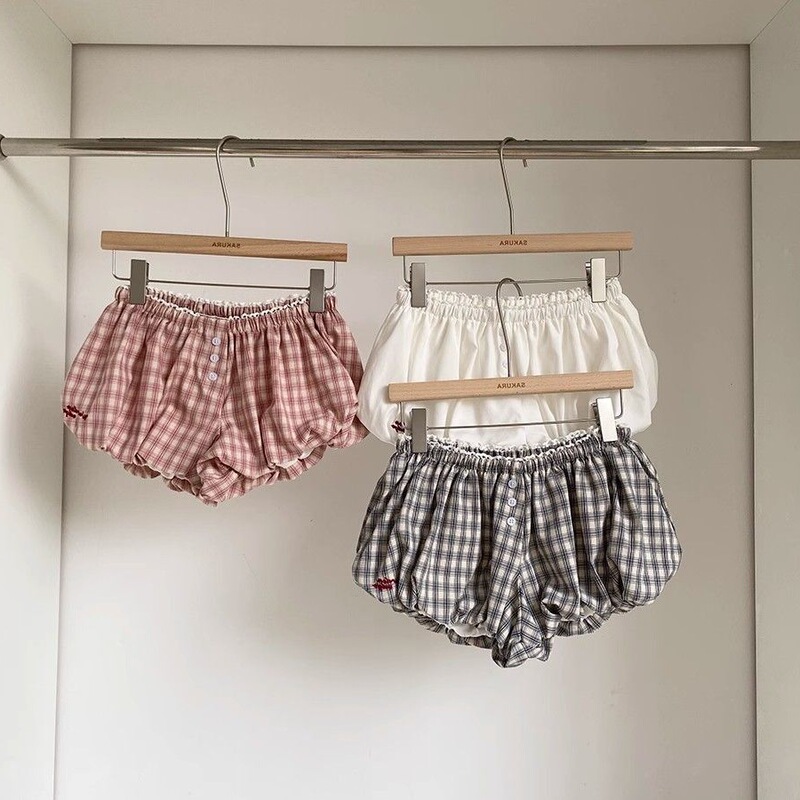 Retro Plaid Youthful Elastic Waist Floral Shorts for Women, Summer 2026 New Korean Style Sweet Fashion Wide-Leg Shorts Retro Plaid Youthful Elastic Waist Floral Shorts for Women, Summer 2026 New Korean Style Sweet Fashion Wide-Leg Shorts