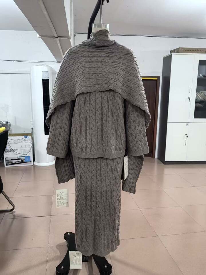 Bộ ba món áo len dệt kim tay dài kèm khăn choàng và chân váy dài — Màu cà phê, Màu sô cô la, Màu trắng, màu xám chi tiết 5