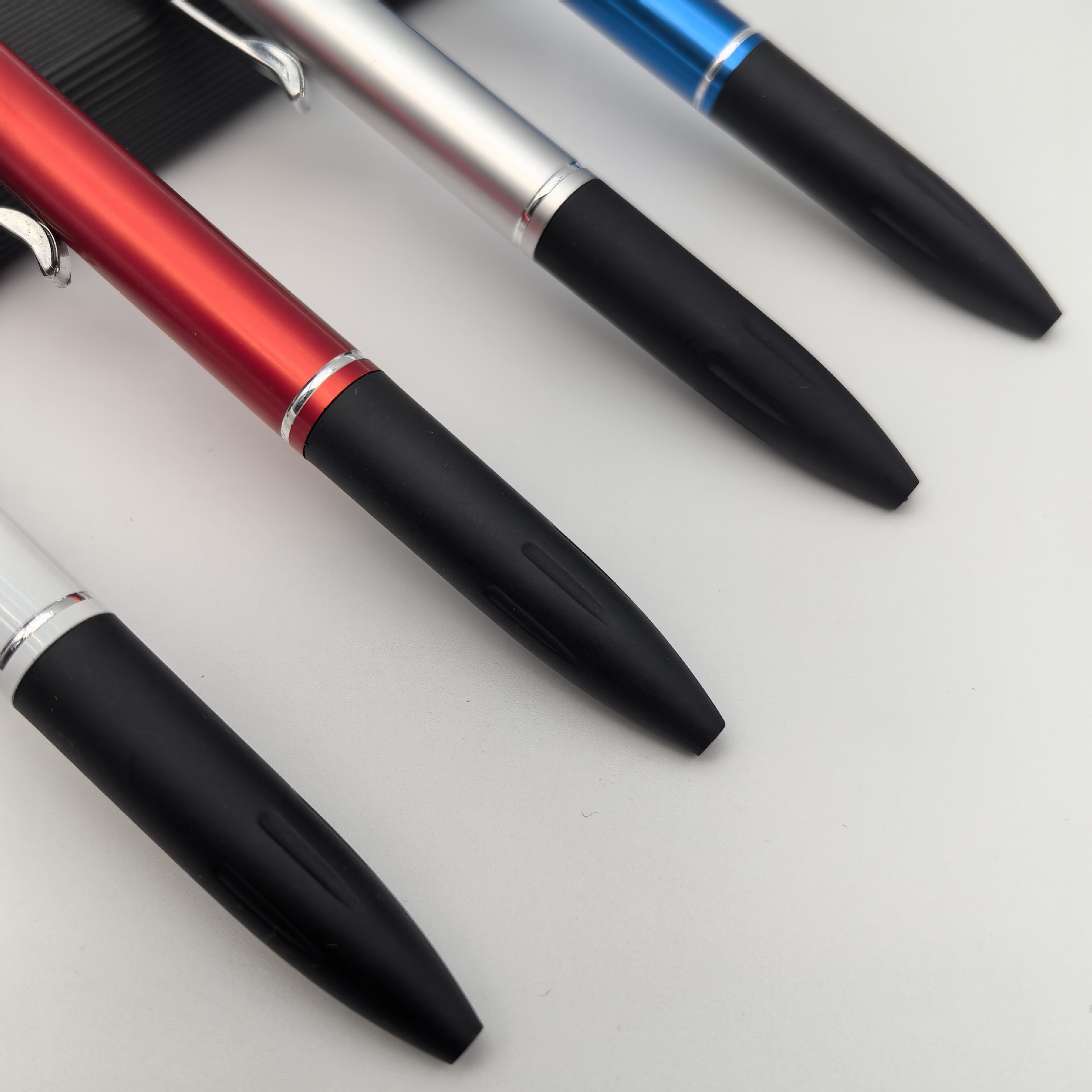 Nuevo mango de bolígrafo de metal de aluminio con bolígrafo de papel de regalo de publicidad con bolígrafo combinado se puede imprimir