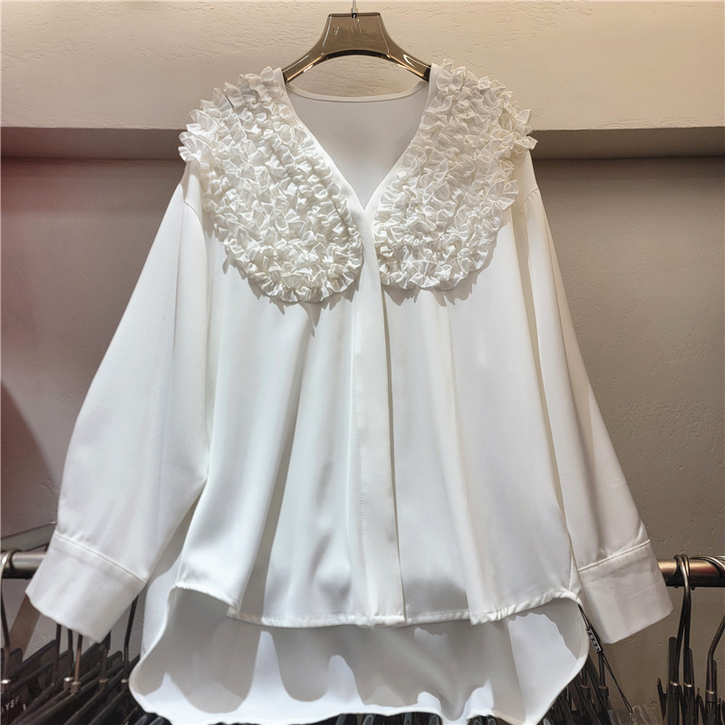 Nuevo diseño a principios de la primavera de 2026 con dulce borde de hongos franceses, cuello en V y camisa suelta de manga larga