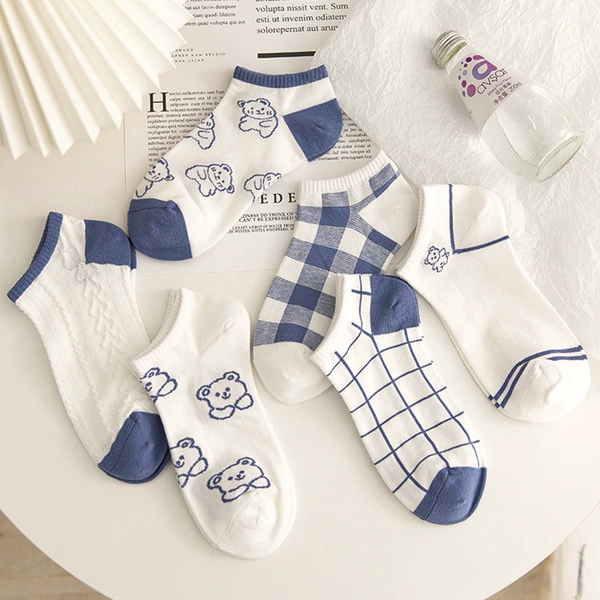 Blue cloth, with little bears