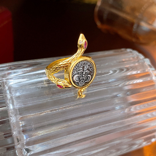 Portrait snake-shaped open ring, light luxury niche design, high-end index finger ring, gold fashion jewelry wholesale