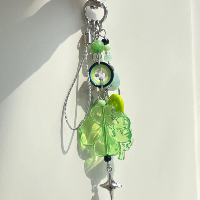 【Destiny】Four-Leaf Clover Handmade Keychain Beaded Pendant Camera Strap Cute Niche Phone Accessories