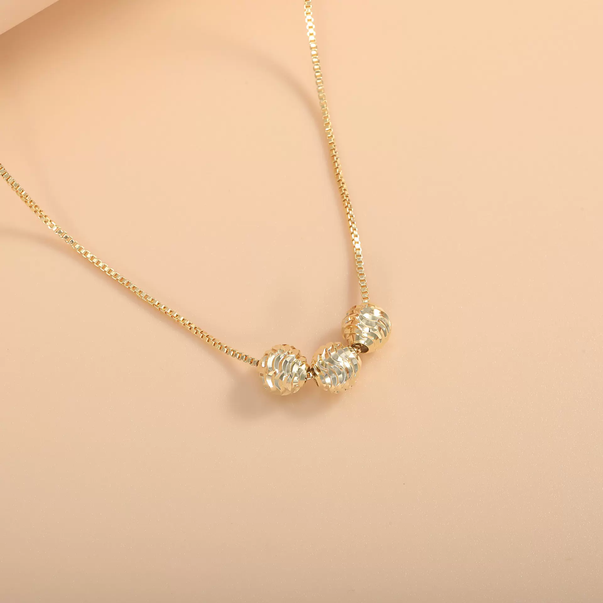 2026年新款潮气质高级感百搭圆球小众轻奢精致百搭时尚时尚铜项链