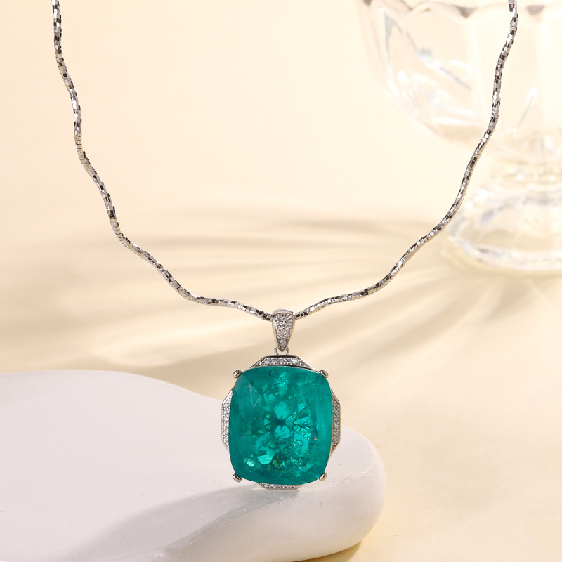 2024 nuevo estilo Zhuang Shengsheng joyería fondo de cobre chapado en oro simulación color tesoro gordo rectangular 20*23 collar colgante de moda