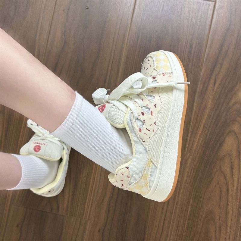 Zapatos de pan clásicos de estilo de Hong Kong con suela gruesa zapatos de skate casuales de nicho para mujeres 2024 otoño nuevos zapatos casuales deportivos