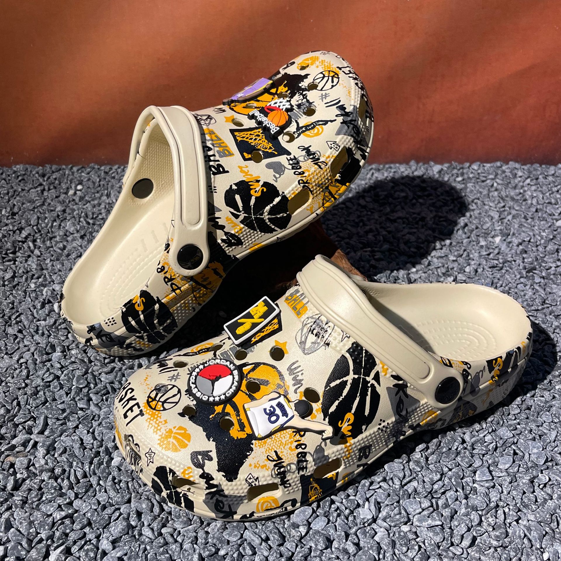Zapatos de baloncesto transfronterizos 2026 nuevas sandalias de cabeza de bolsillo zapatos de playa para hombres zapatos de baloncesto casuales impresos zapatillas