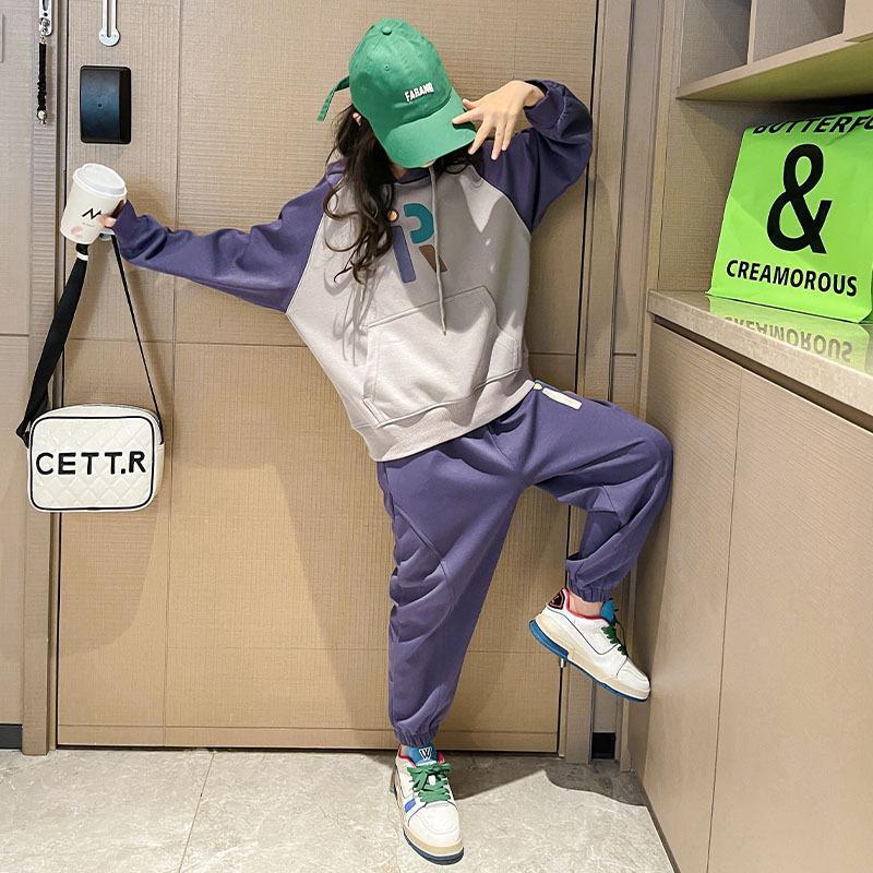 여자 가을 의류 세트 2024 큰 어린이를위한 새로운 한국어 스타일 후드 티셔츠 유행 서양식 캐주얼 스포츠 투피스 세트