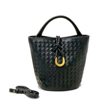 �羳�¿�bv����ˮͰ���W�t�͹�U�������B���n��r�Іμ�б��Ů��