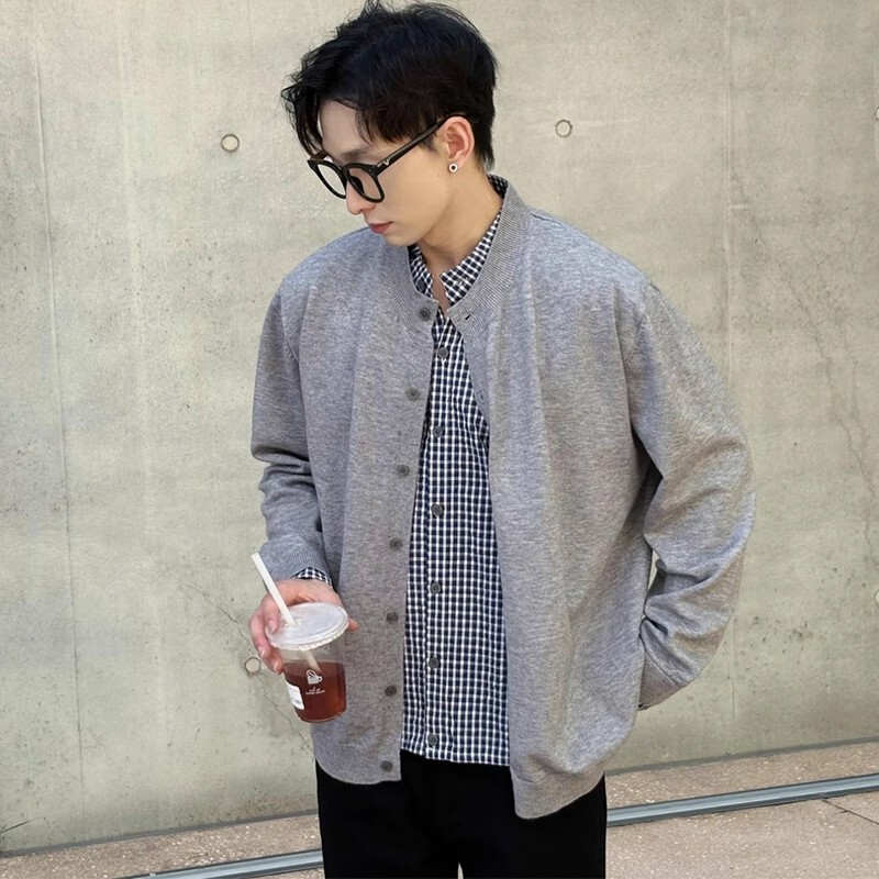 Casual Style Faux Two-Piece Floral Gray Knit Cardigan for Men, Autumn Old Money Style Outfit, Shirt and Sweatshirt Jacket Combination Casual Style Faux Two-Piece Floral Gray Knit Cardigan for Men, Autumn Old Money Style Outfit, Shirt and Sweatshirt Jacket Combination