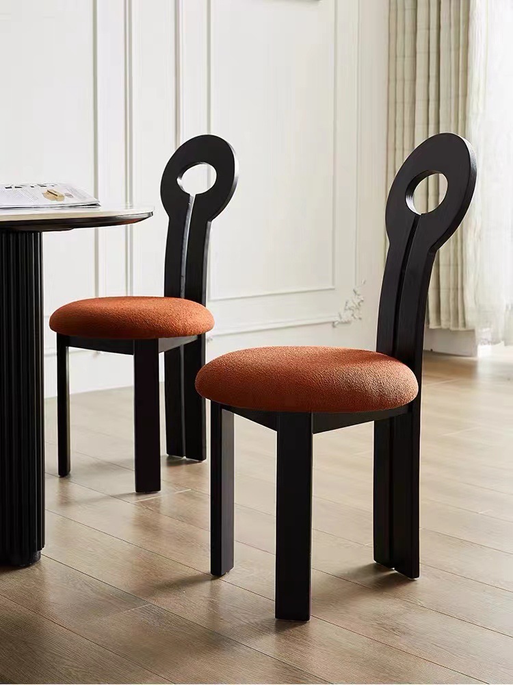 Estilo francés Luz de lujo retro mesa de comedor y silla hogar silla de madera maciza silla de diseño ceniza Silla de comedor Silla de estilo antiguo