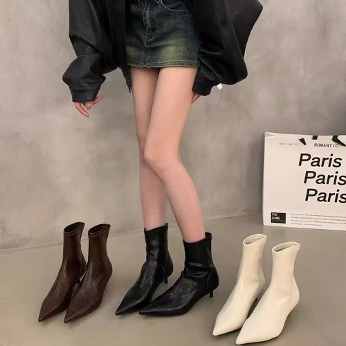 French-style pointed cat small shoes with slim boots 2025 light luxury retro minimalist monochrome temperament pointed short boots