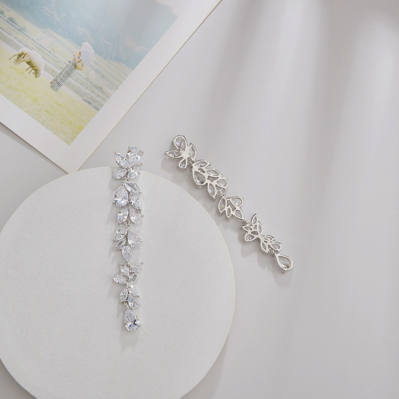 Drop Earrings Classification 1 Pair Quantity 1 Pair Exaggerated Shiny Leaf Water Droplets Plating Inlay Copper Zircon White Gold Plated Drop Earrings